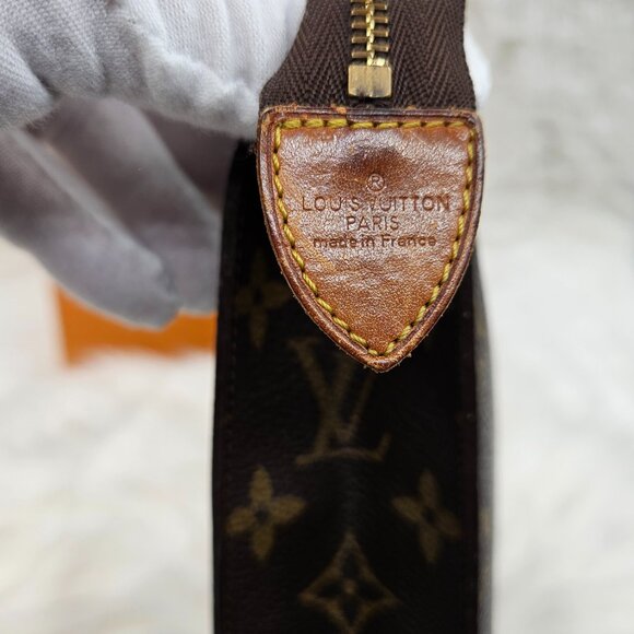 Louis Vuitton  Monogram Pouch 26cm [vWidv5] - Picture 3 of 17